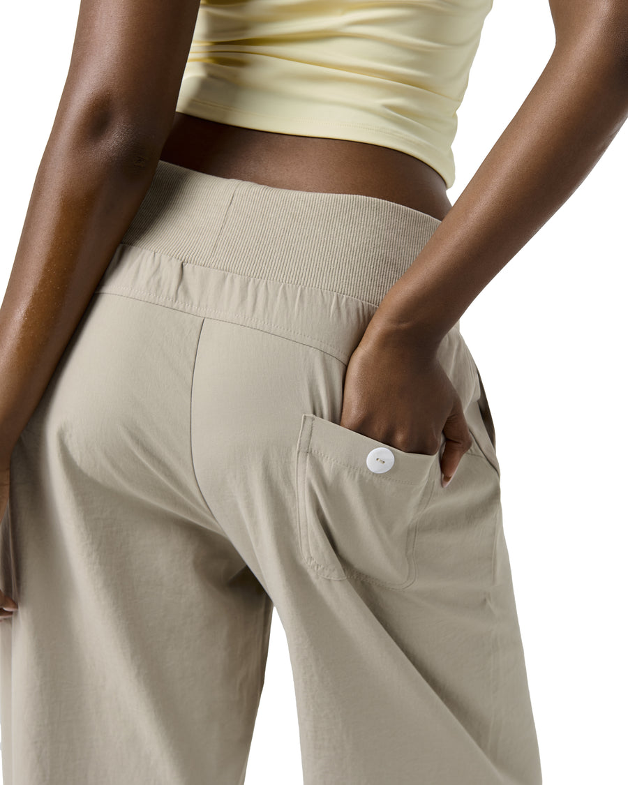 Sway Lightweight Pant in Sand