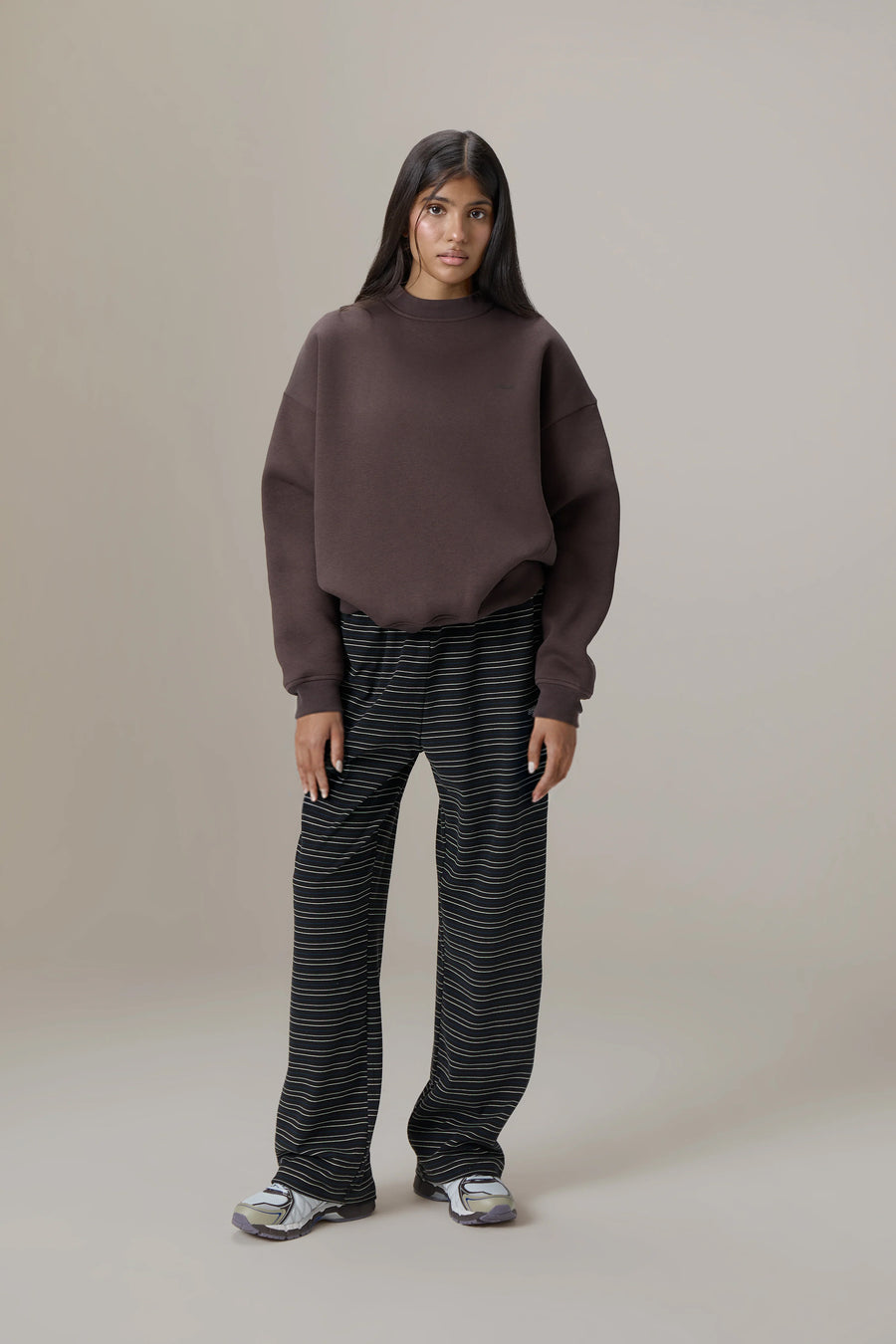 Seekers Classic Sweatshirt in Brown