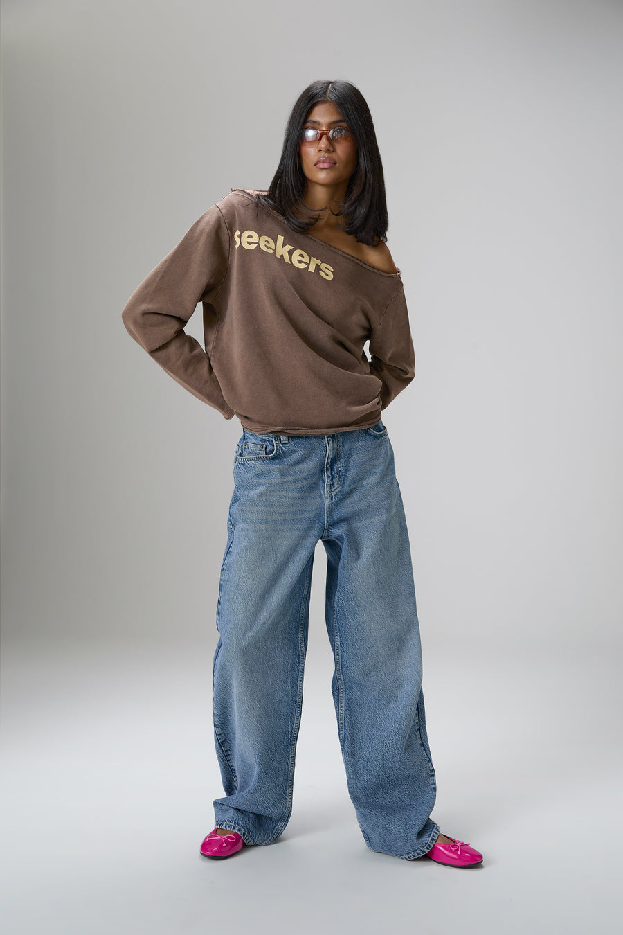 Seekers Slouch Top in Brown