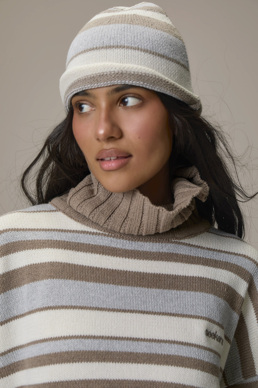 Bella Stripe Roll Hat in Grey