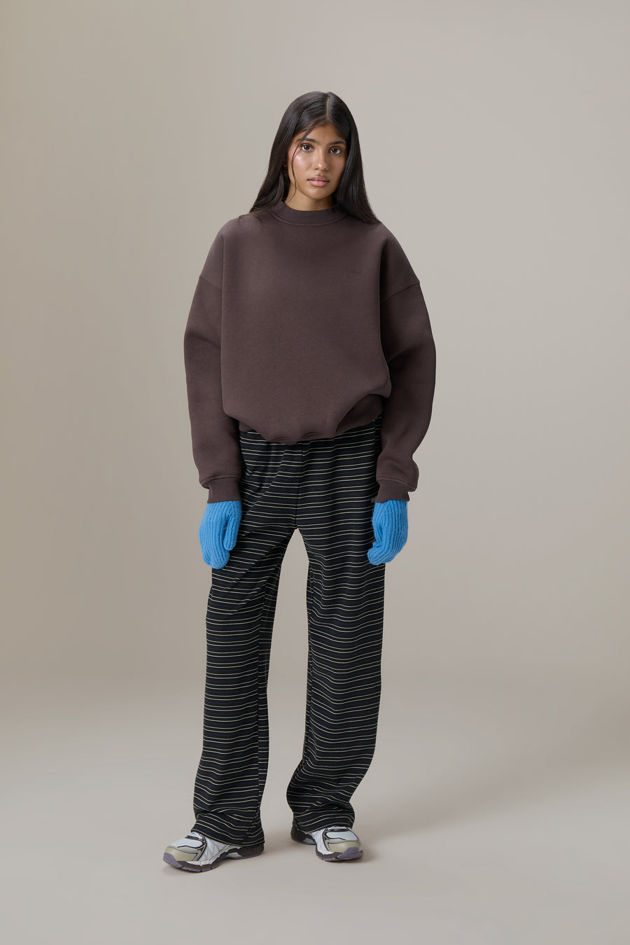 Seekers Classic Sweatshirt in Chocolate Brown