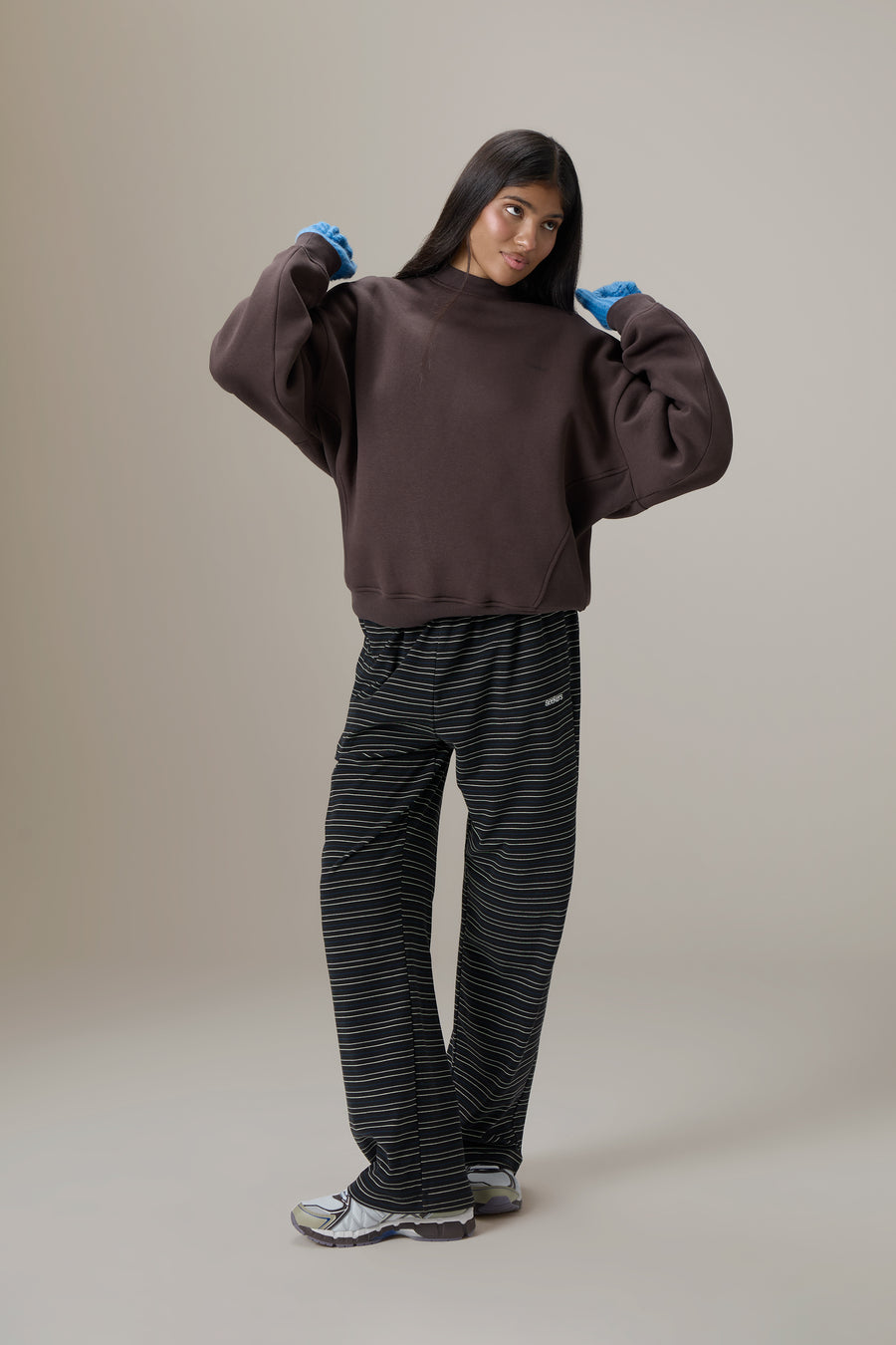 Seekers Classic Sweatshirt in Chocolate Brown