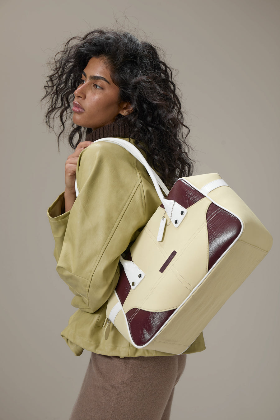 Kitty Shoulder Bowling Bag in Multi Apple