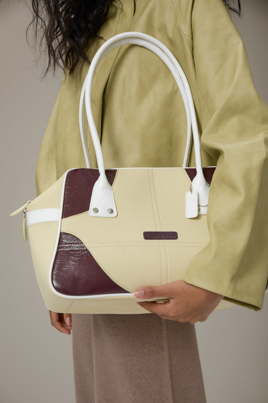 Kitty Shoulder Bowling Bag in Multi Apple