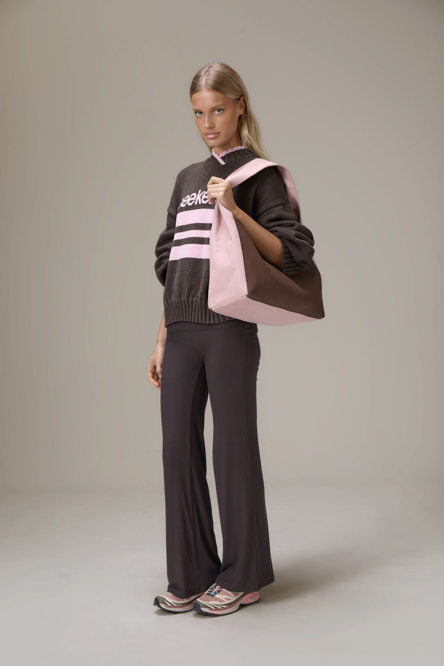 Brandy Slouchy Shoulder Bag in Contrast Pink