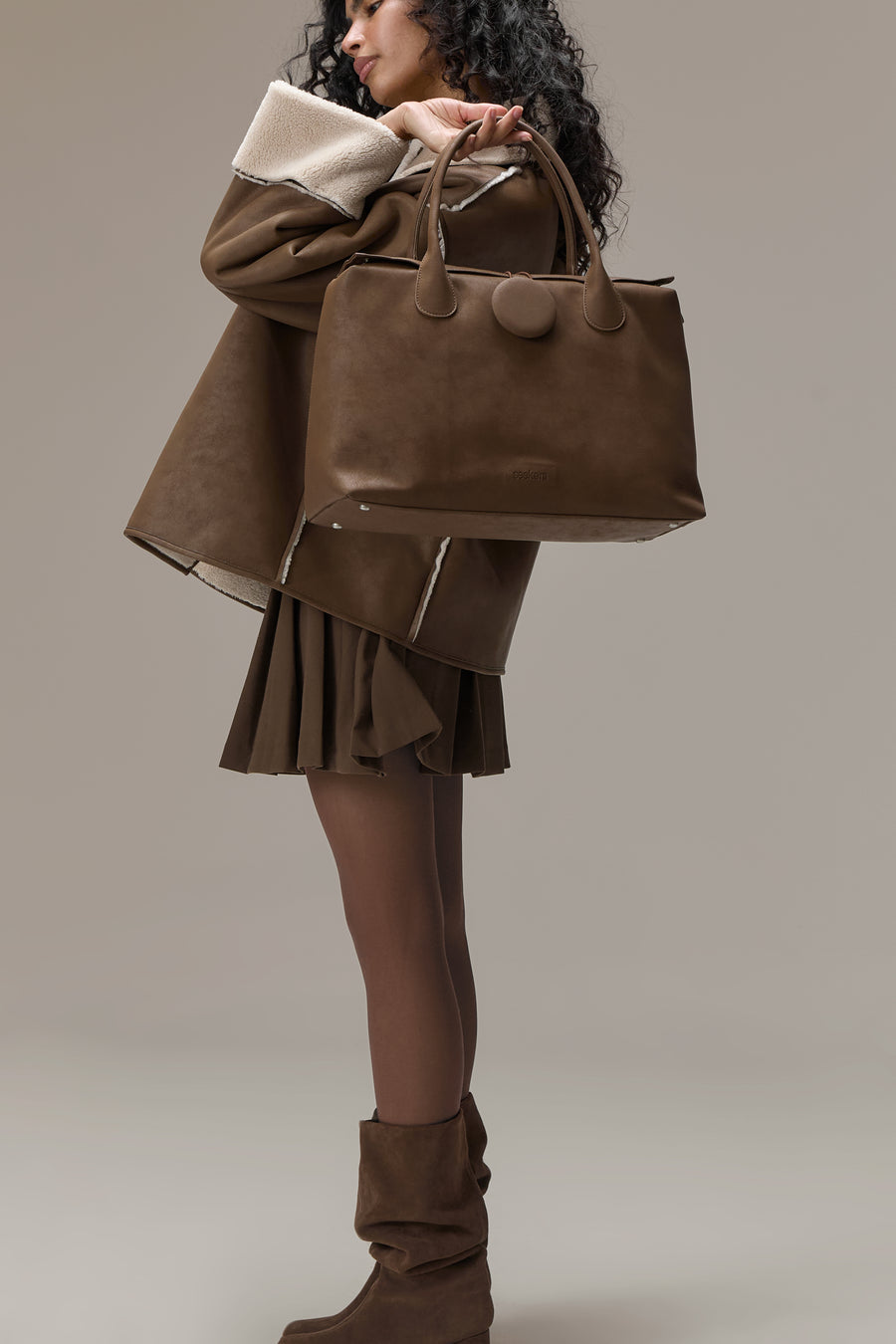 Tully Button Carryall Bag in Brown Bear
