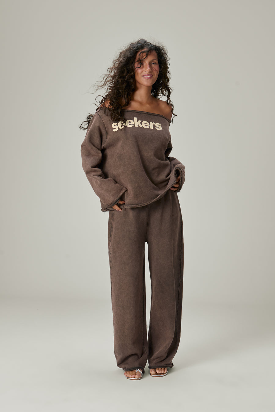 Seekers Slouch Top in Brown