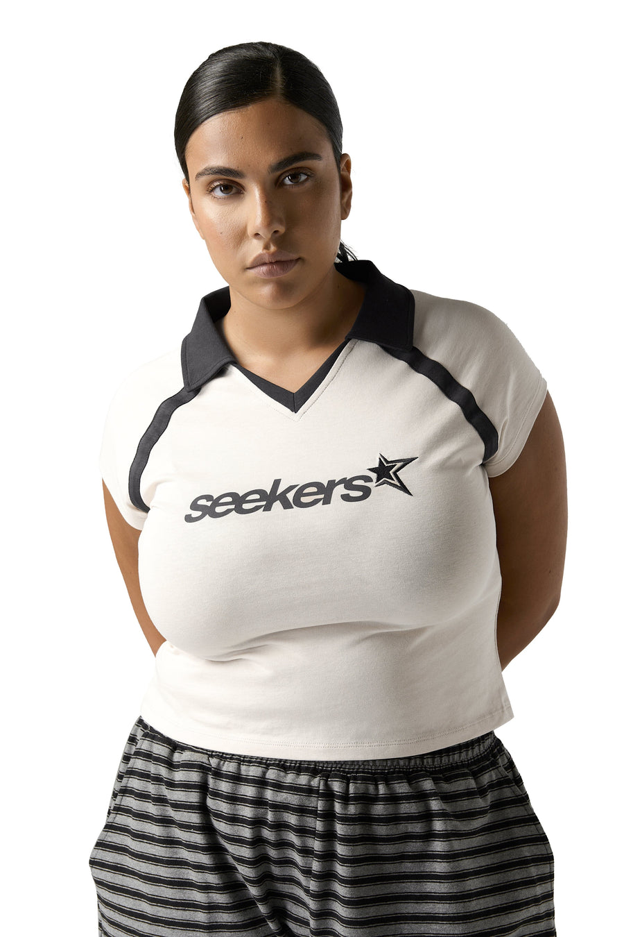 Model Shay is 5'8.5" and wears size XL.