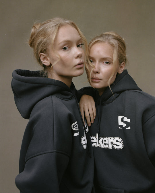 Seekers Motif Hoodie in Skipper